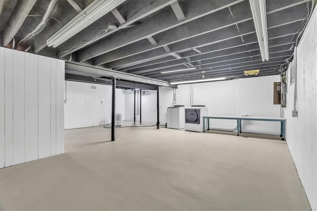 Photo 21 of 34 - 7538 Locust Street