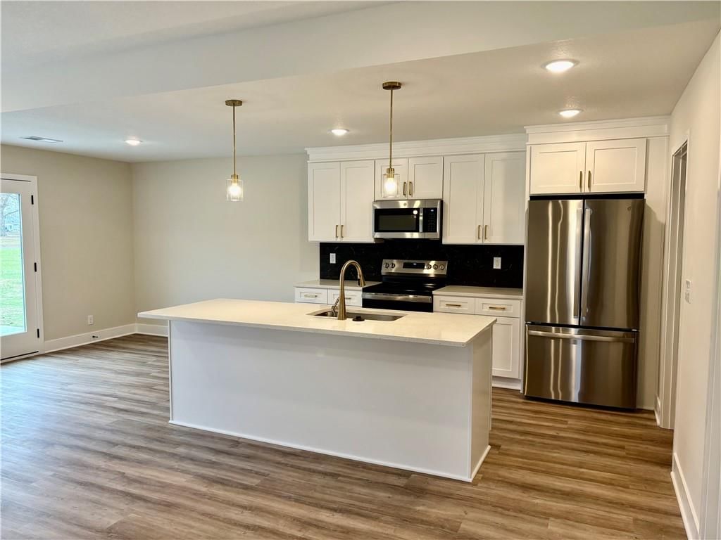 504 Washington Street — photo 3