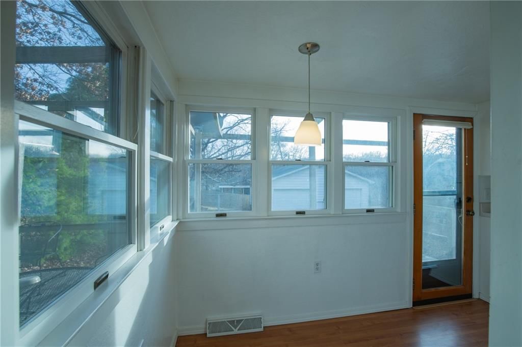11813 & 11815 E Scarritt Avenue — photo 41