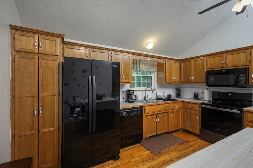Photo 18 of 42 - 6843 N Crystal Avenue