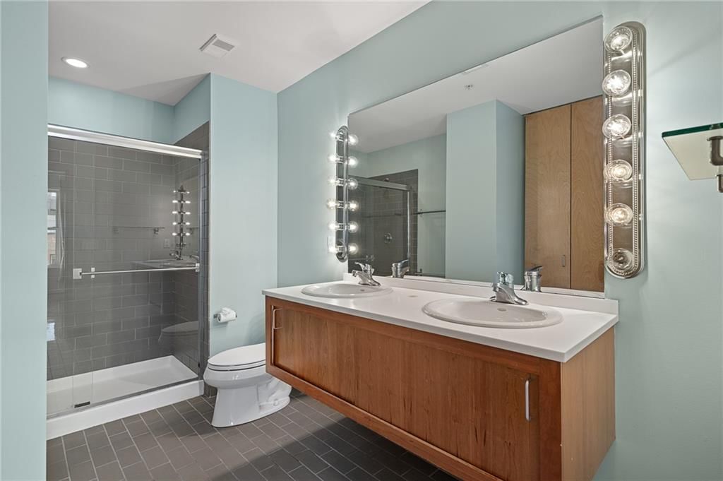 21 W 10th Street — photo 35