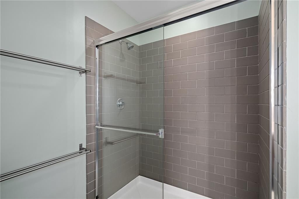 21 W 10th Street — photo 36