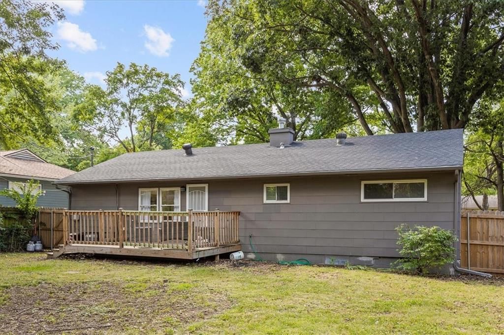 Photo 24 of 24 - 7513 E 111th Terrace