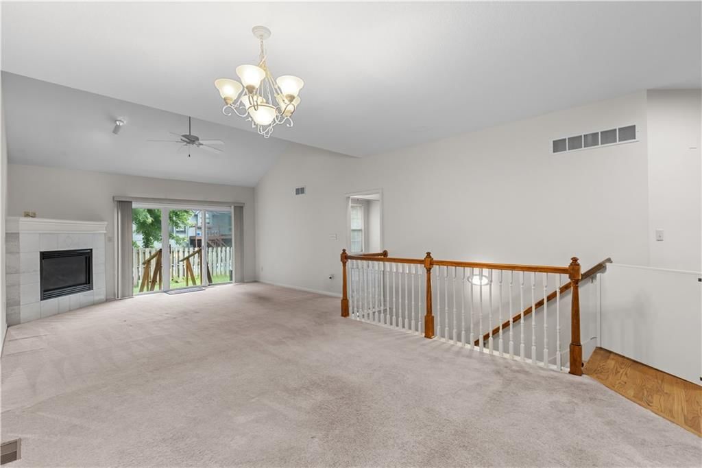 Photo 10 of 29 - 3205 NE 63rd Terrace