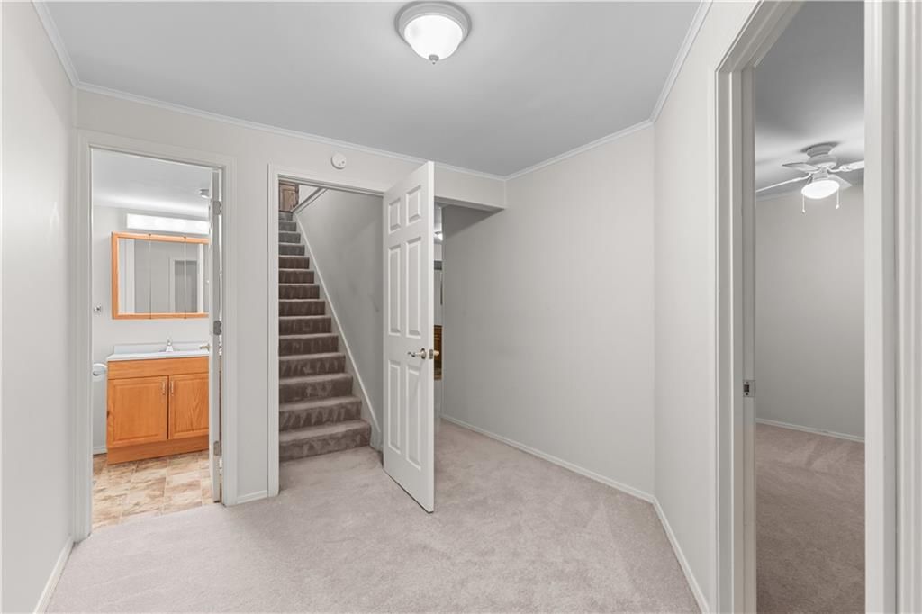 Photo 18 of 29 - 3205 NE 63rd Terrace