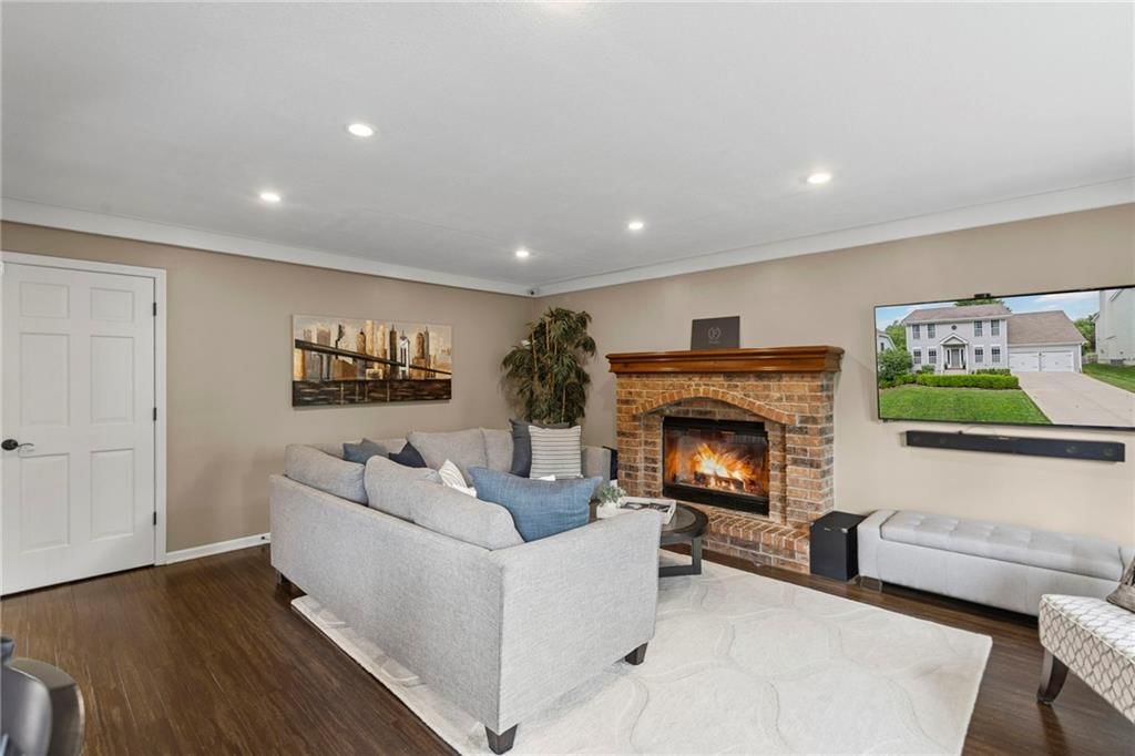 11425 MARTY Street — photo 12