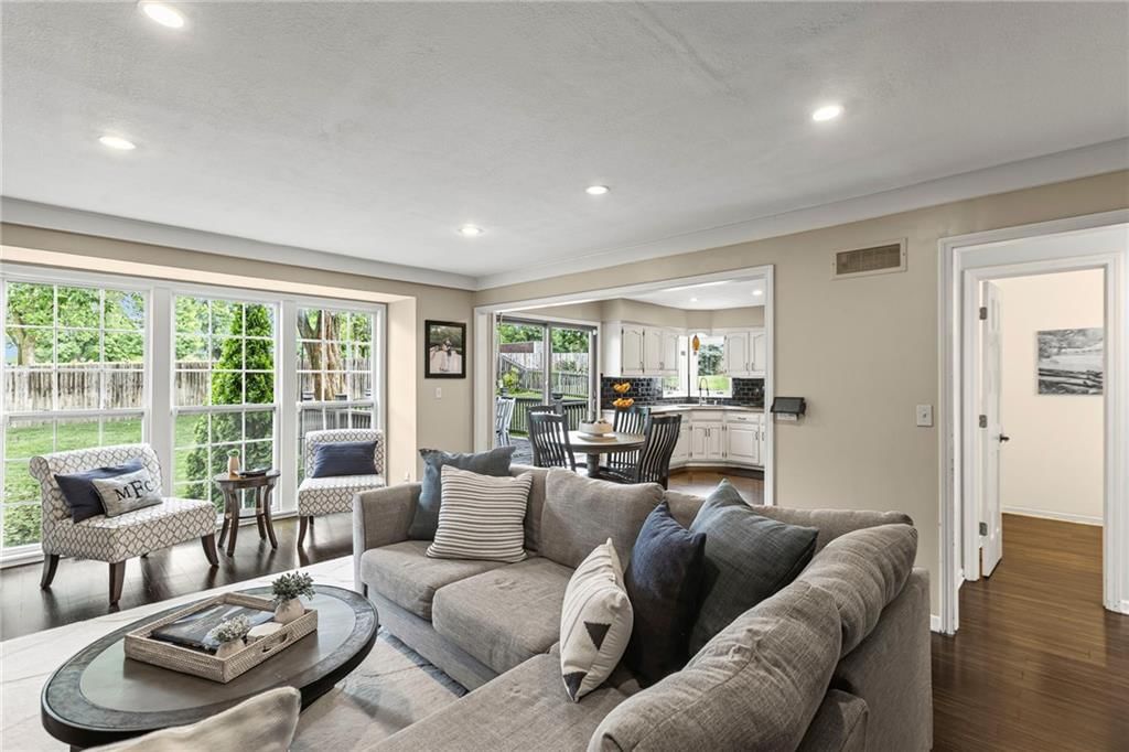 11425 MARTY Street — photo 14