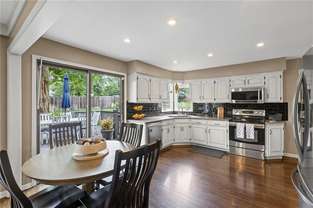 11425 MARTY Street — photo 15