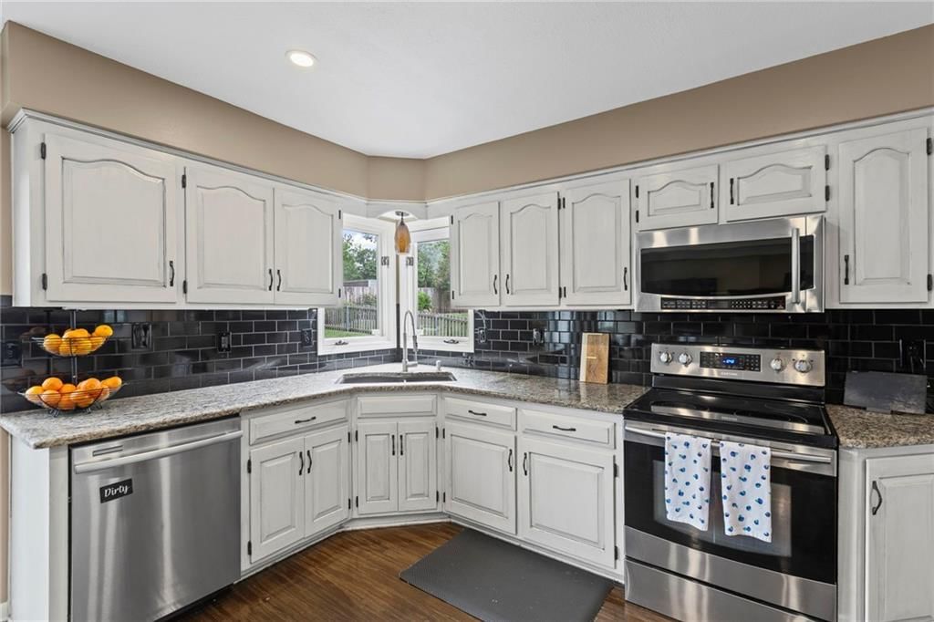 11425 MARTY Street — photo 17