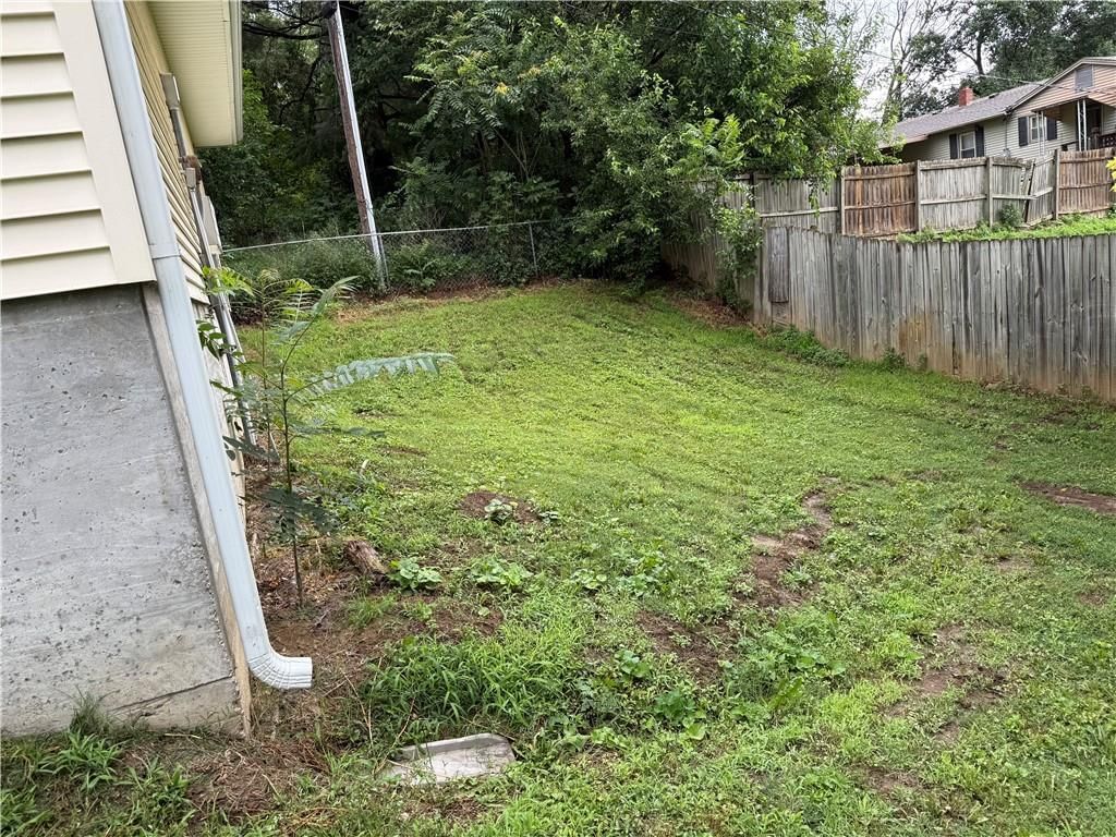 Photo 9 of 13 - 5705 S 16th Street