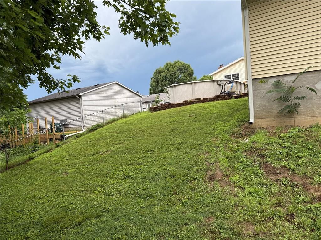 Photo 10 of 13 - 5705 S 16th Street