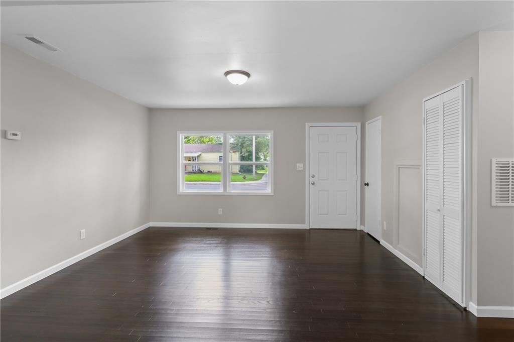 1758 Main Street — photo 9