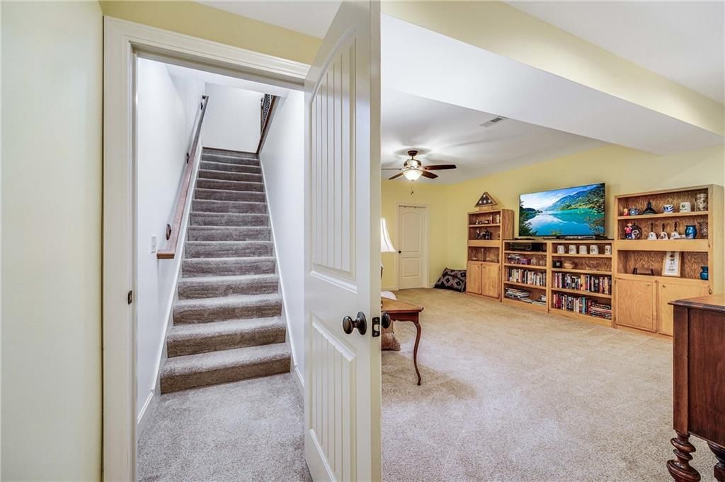 801 NE Lone Hill Drive — photo 23