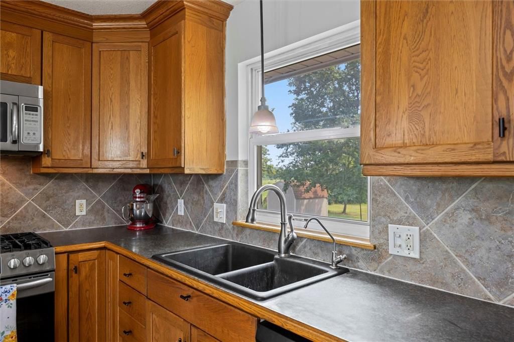 Photo 14 of 70 - 16409 E 289 Street
