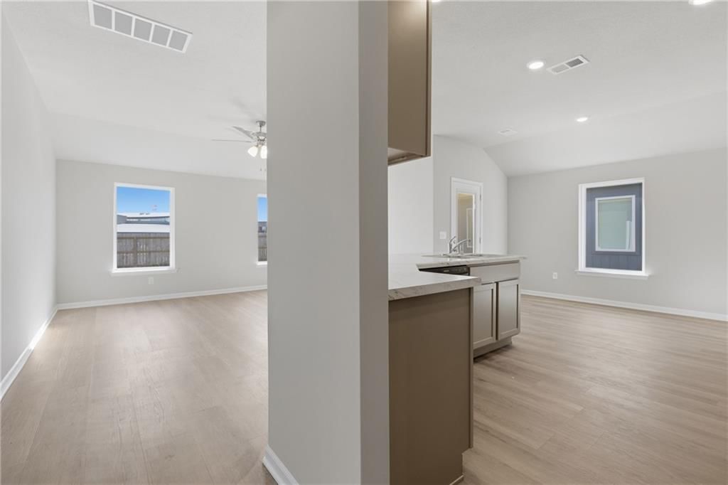 543 W Lanesfield Street — photo 6