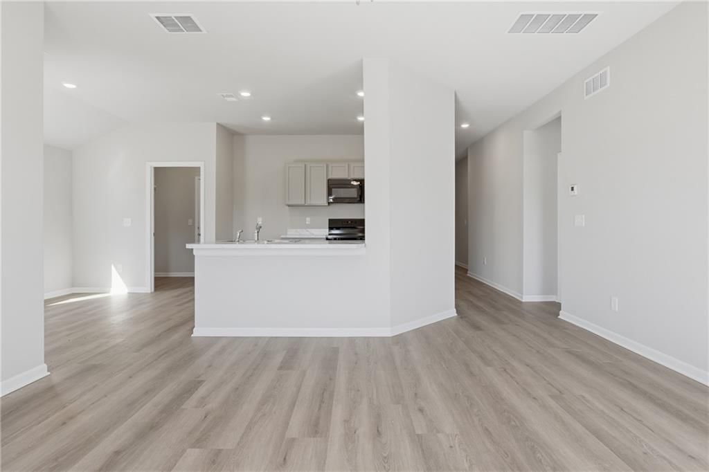543 W Lanesfield Street — photo 14