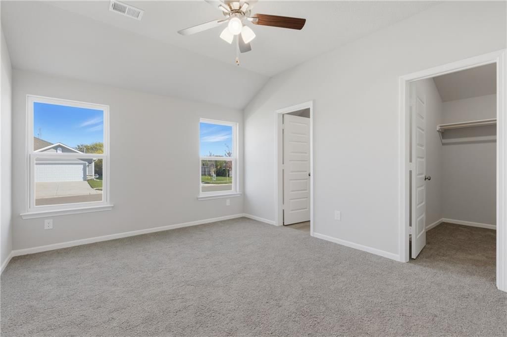 543 W Lanesfield Street — photo 16