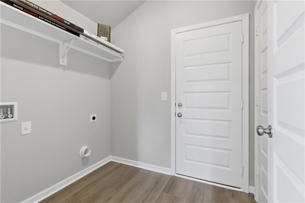 543 W Lanesfield Street — photo 27