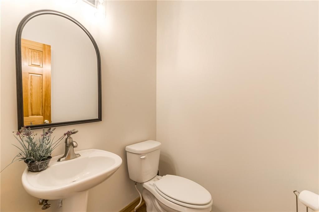 Photo 13 of 42 - 4940 Park Street