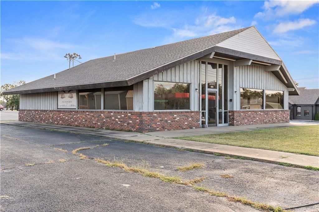 1419 W Austin Boulevard — photo 21