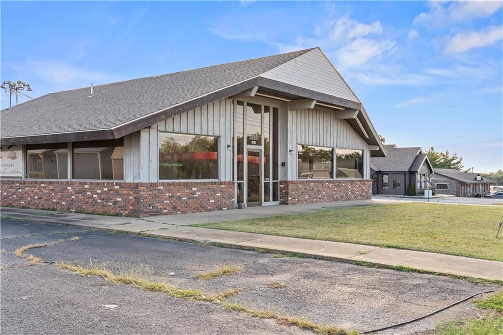 1419 W Austin Boulevard — photo 22
