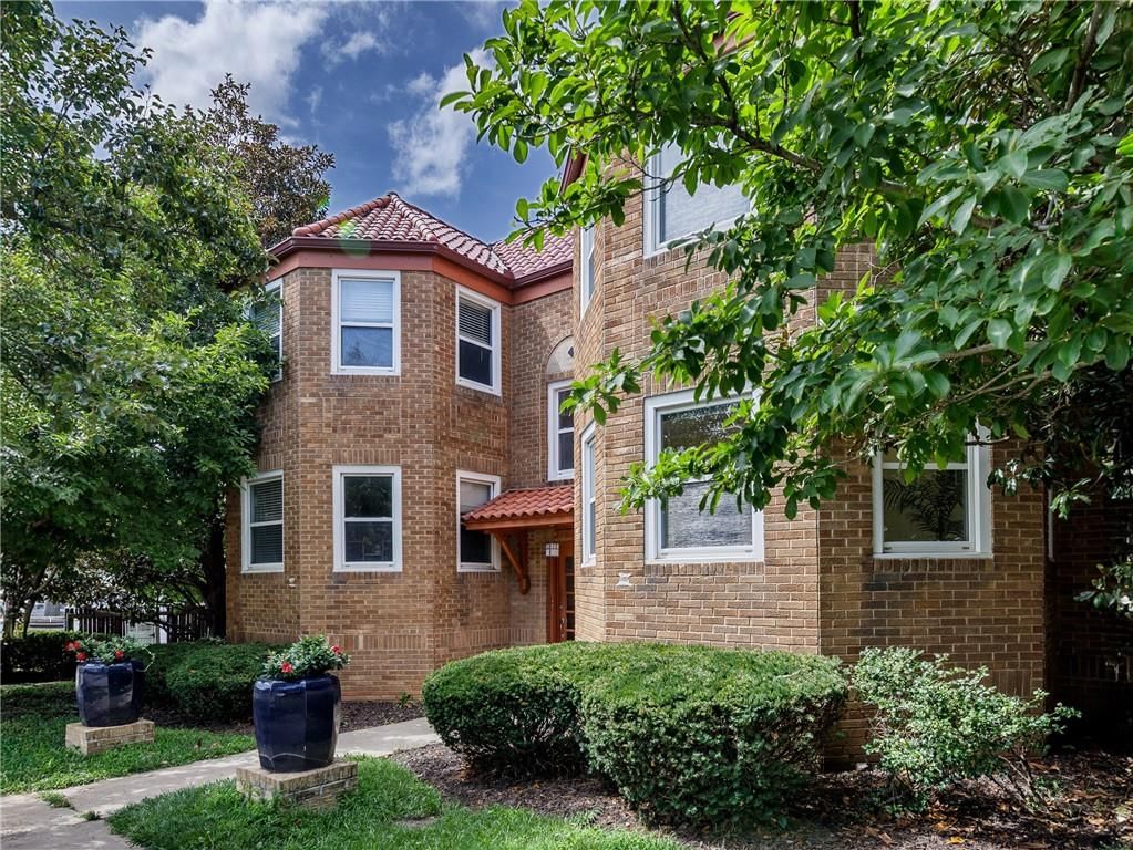 14 E 50th Street, Kansas City, MO