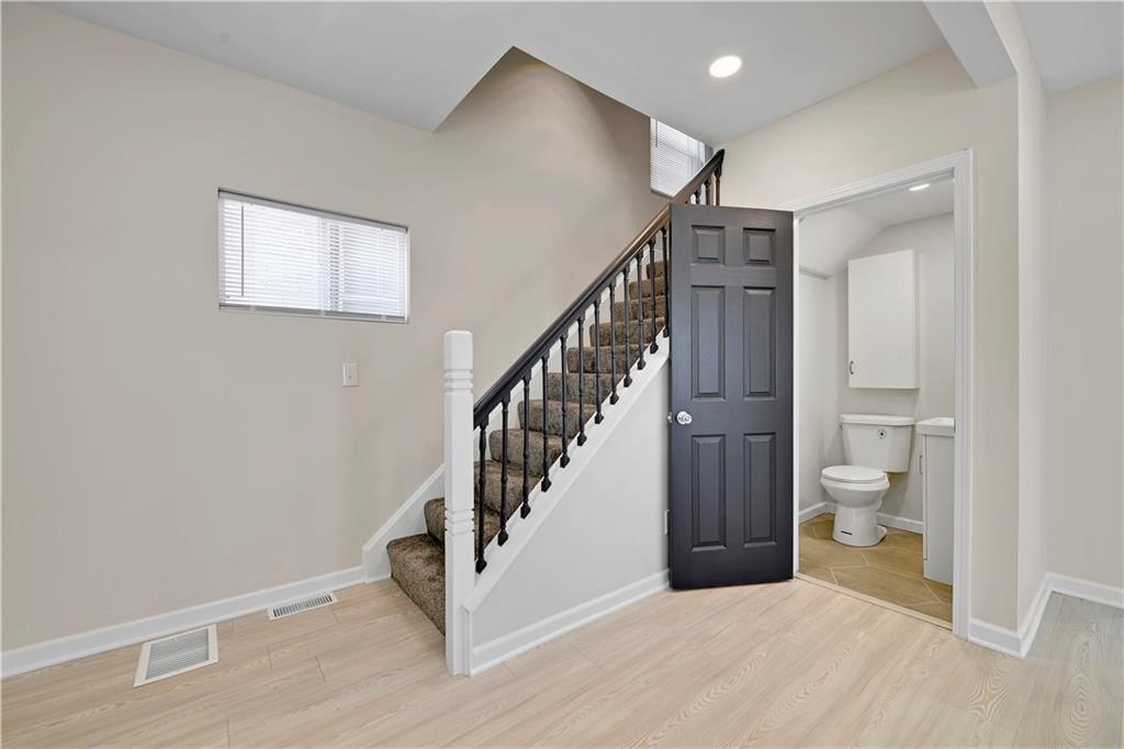 1502 Wood Avenue — photo 8