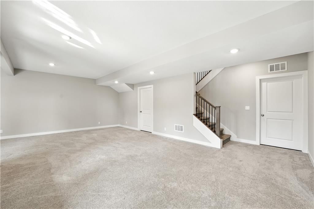 10712 N Fisk Avenue — photo 32