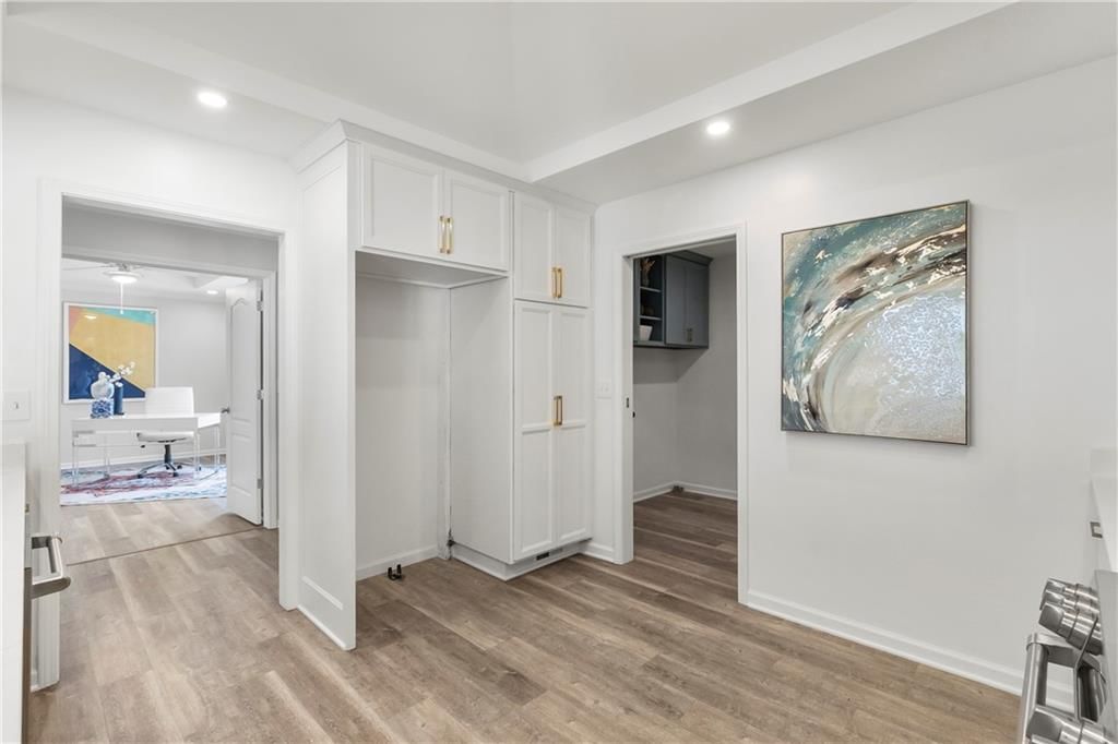 5037 W 120 Terrace — photo 10