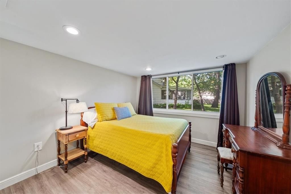 Photo 19 of 35 - 3701 W 96th Street