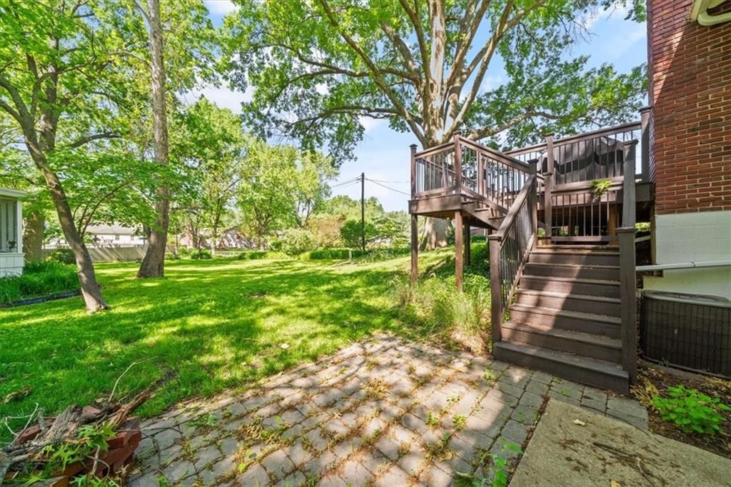 Photo 23 of 35 - 3701 W 96th Street