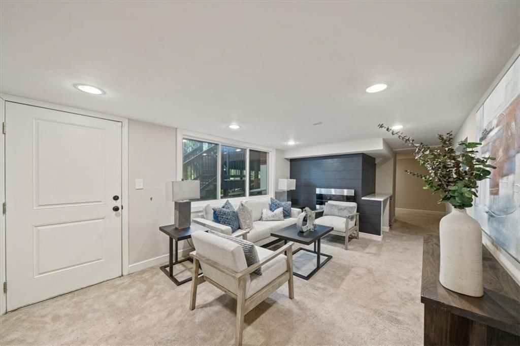 Photo 28 of 35 - 3701 W 96th Street
