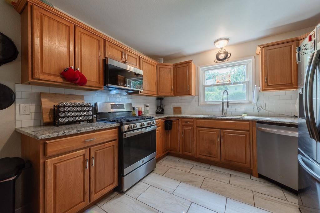 Photo 6 of 22 - 5654 N Tullis Avenue