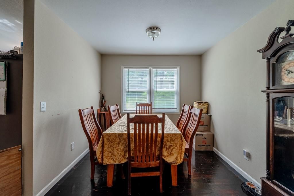 Photo 9 of 22 - 5654 N Tullis Avenue