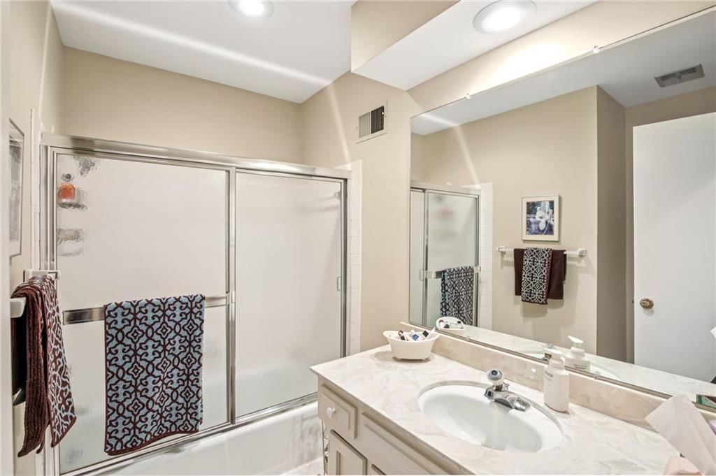 4317 W 112th Terrace — photo 8