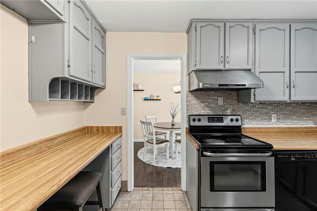 Photo 9 of 31 - 4944 NE Gladstone Avenue