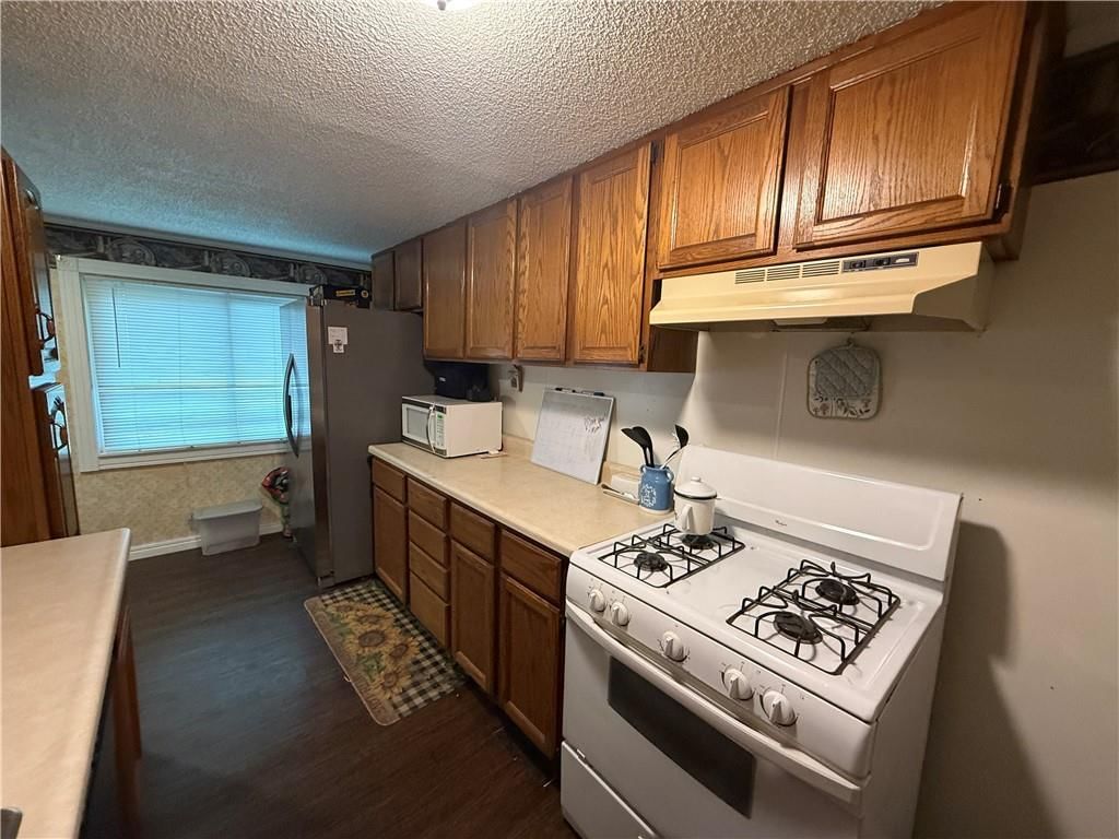 2405 South Street — photo 8