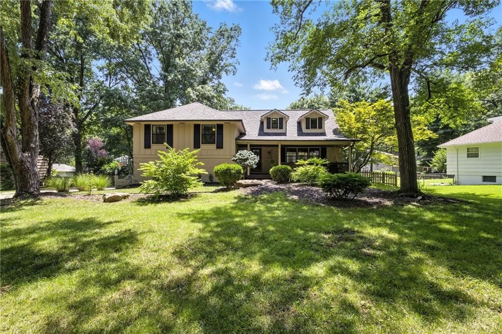 2315 W 104th Terrace — photo 2