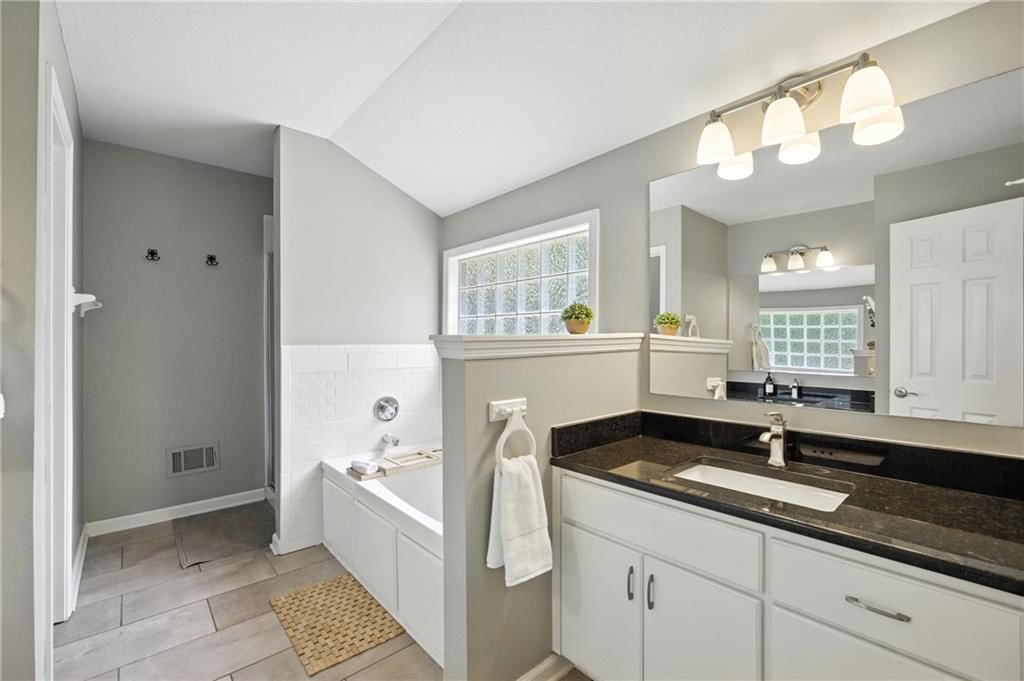 2315 W 104th Terrace — photo 26