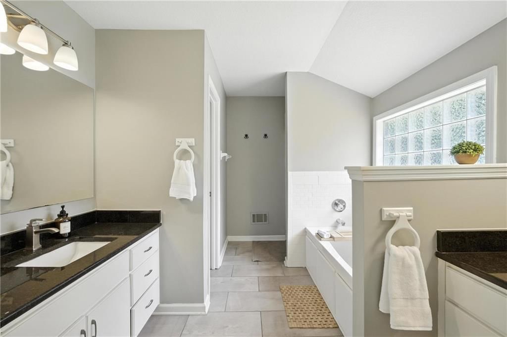 2315 W 104th Terrace — photo 27