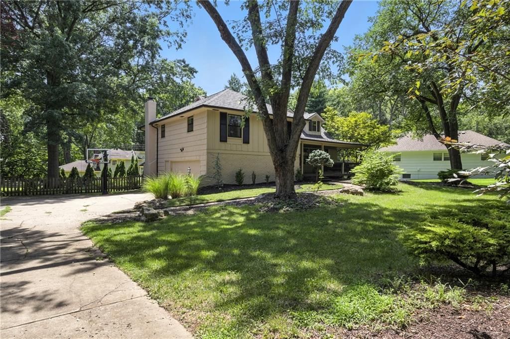 2315 W 104th Terrace — photo 30