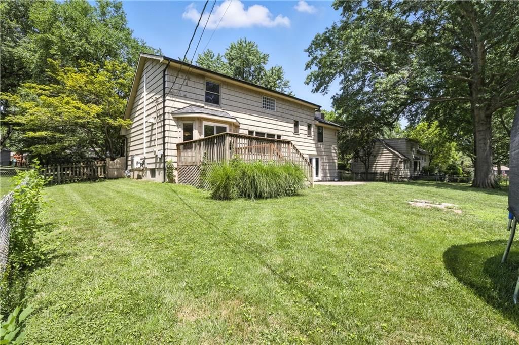 2315 W 104th Terrace — photo 33