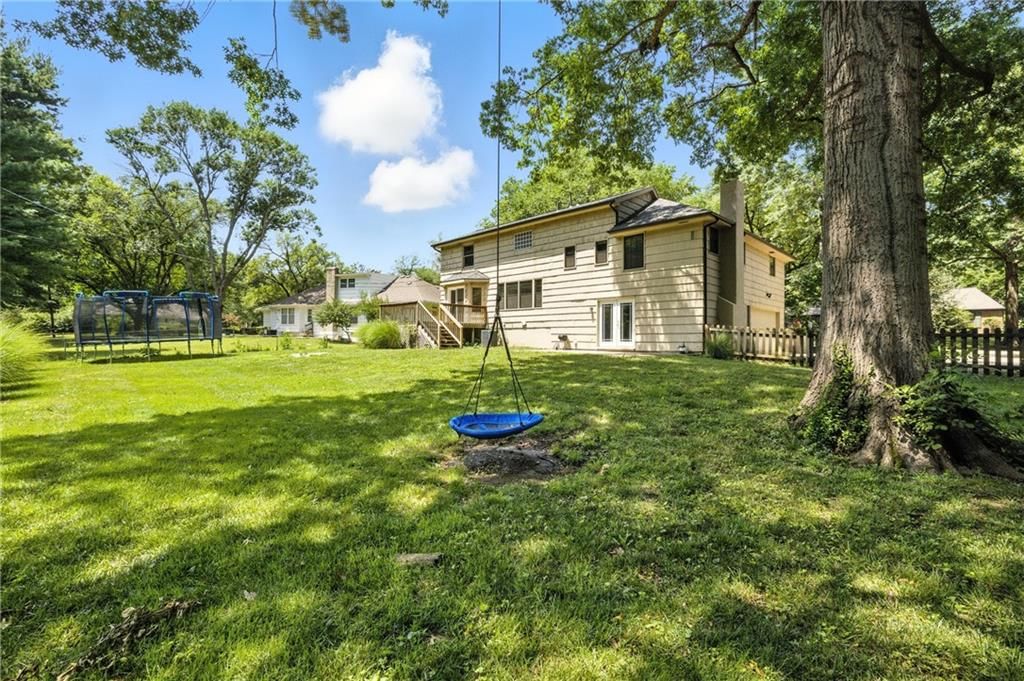 2315 W 104th Terrace — photo 34
