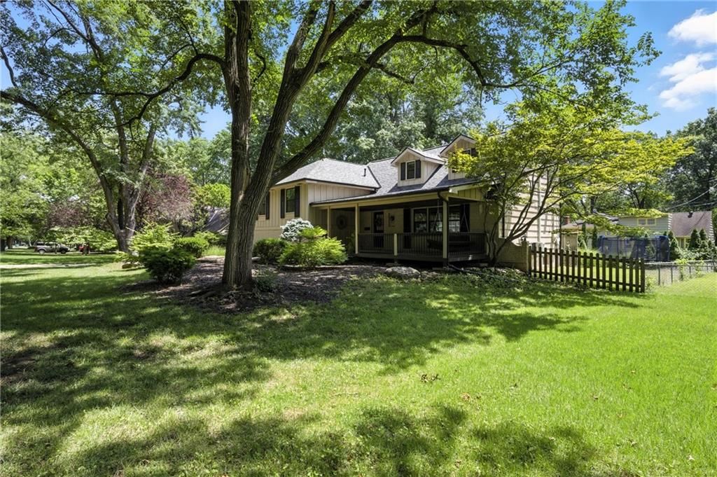 2315 W 104th Terrace — photo 36