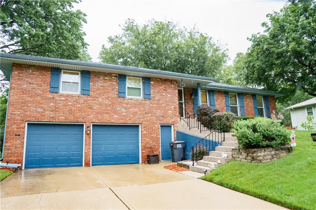 Photo 3 of 52 - 9730 Overhill Drive