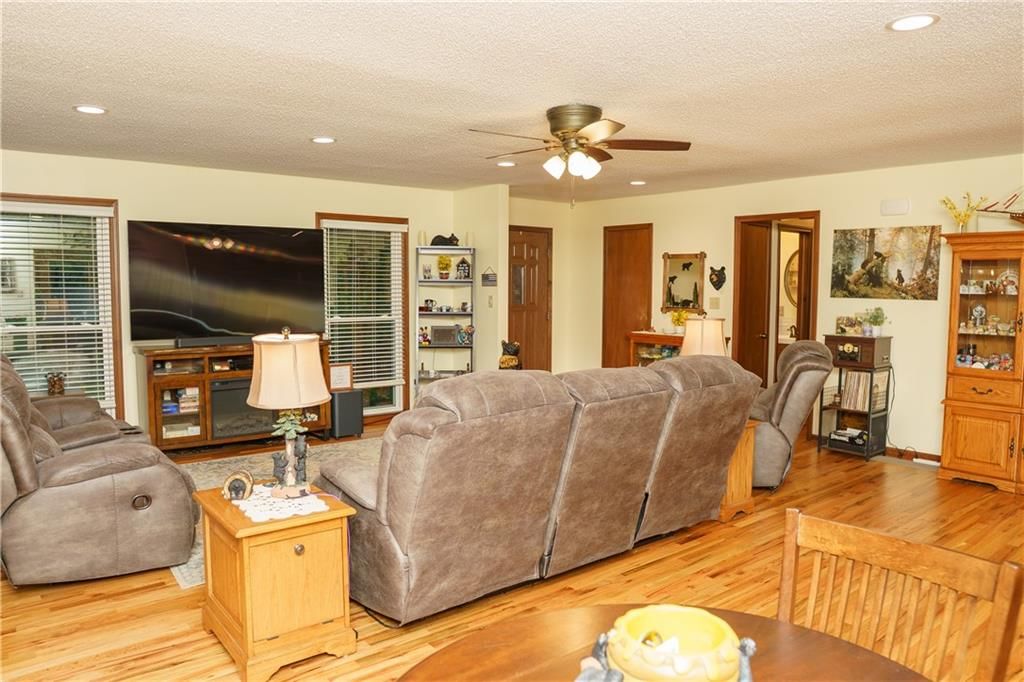 Photo 7 of 52 - 9730 Overhill Drive