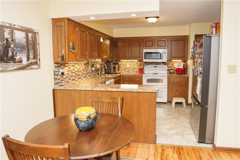 Photo 11 of 52 - 9730 Overhill Drive