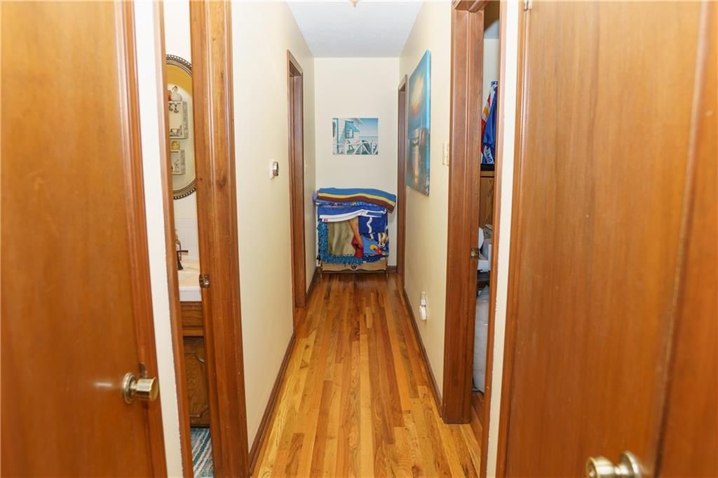 Photo 19 of 52 - 9730 Overhill Drive