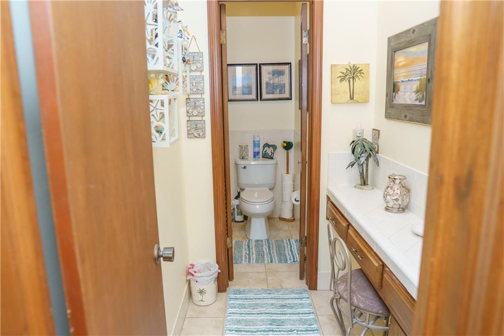 Photo 20 of 52 - 9730 Overhill Drive