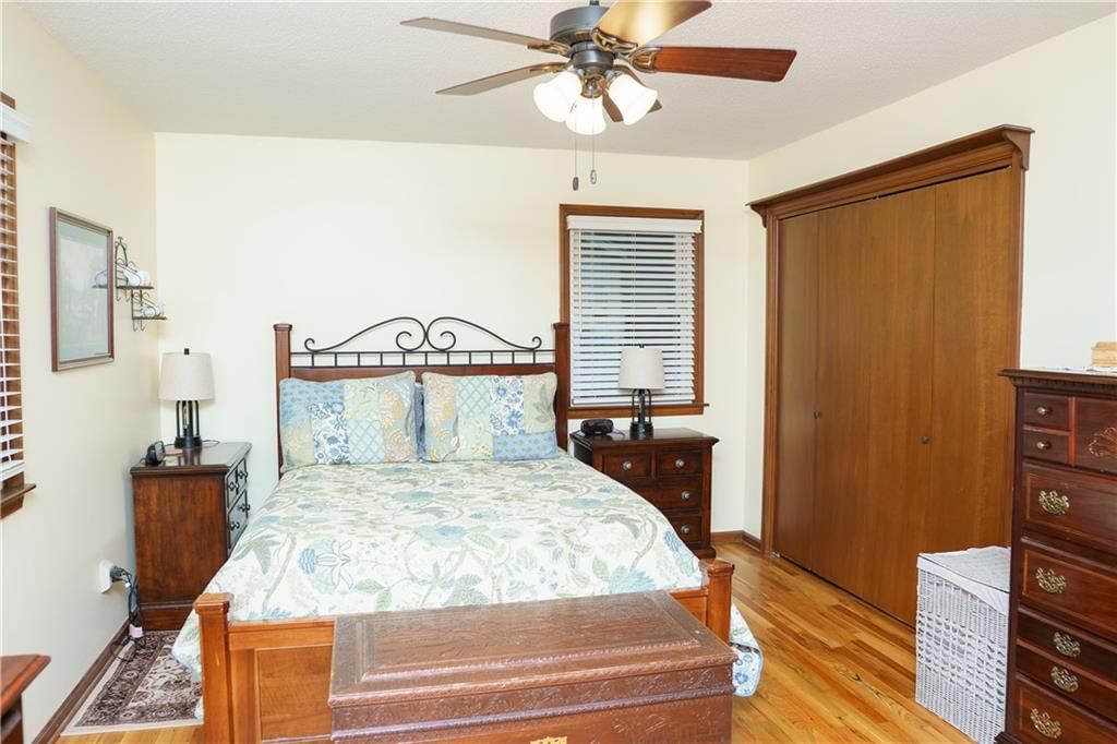 Photo 21 of 52 - 9730 Overhill Drive
